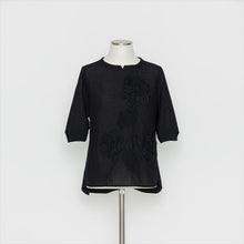 Load image into Gallery viewer, ローン刺繍Tシャツ5246041A
